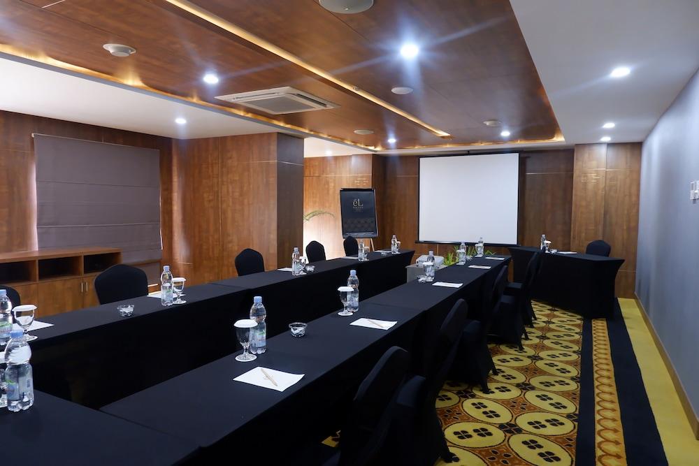 El Hotel Yogyakarta Malioboro Zewnętrze zdjęcie