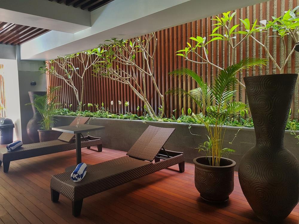 El Hotel Yogyakarta Malioboro Zewnętrze zdjęcie